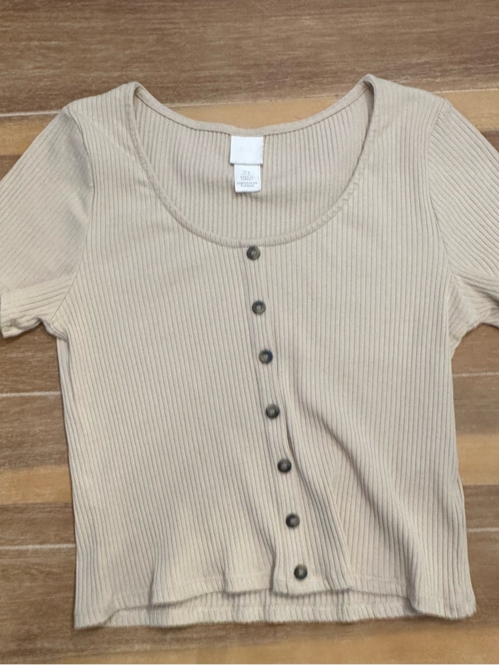 H&M Beige Ribbed Scoop-Neck Button Crop Top